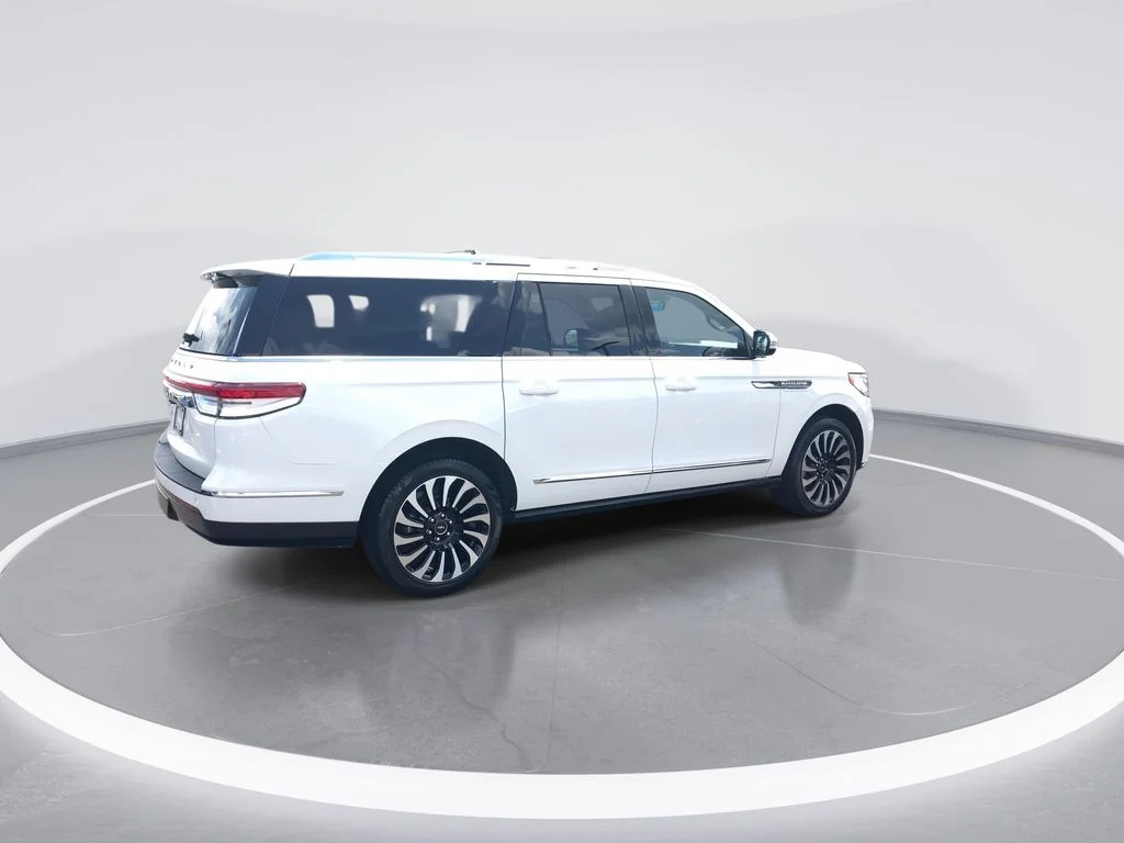Used 2022 White Lincoln Black Label image 8