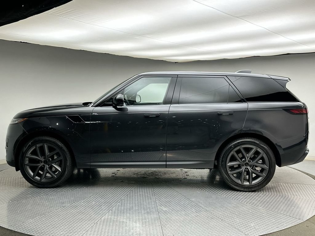 New 2026 Carpathian Grey Land Rover SE image 2