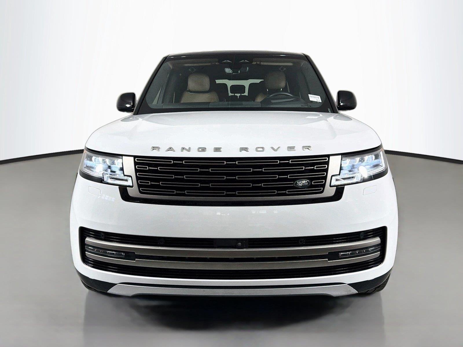 Used 2024 Fuji White Land Rover P530 SE LWB 7 SEATS image 2