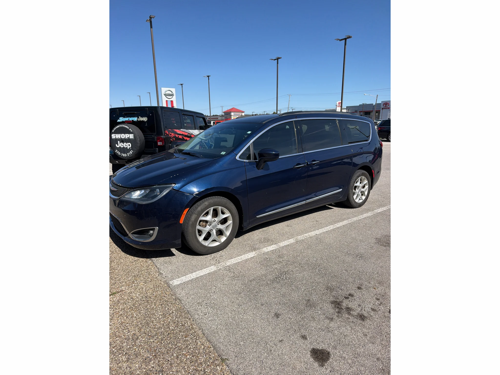 Used 2017 Chrysler Pacifica Touring-L with VIN 2C4RC1BG8HR705726 for sale in Elizabethtown, KY