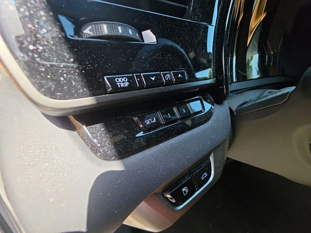 Used 2023 White Lexus 350 Premium image 14