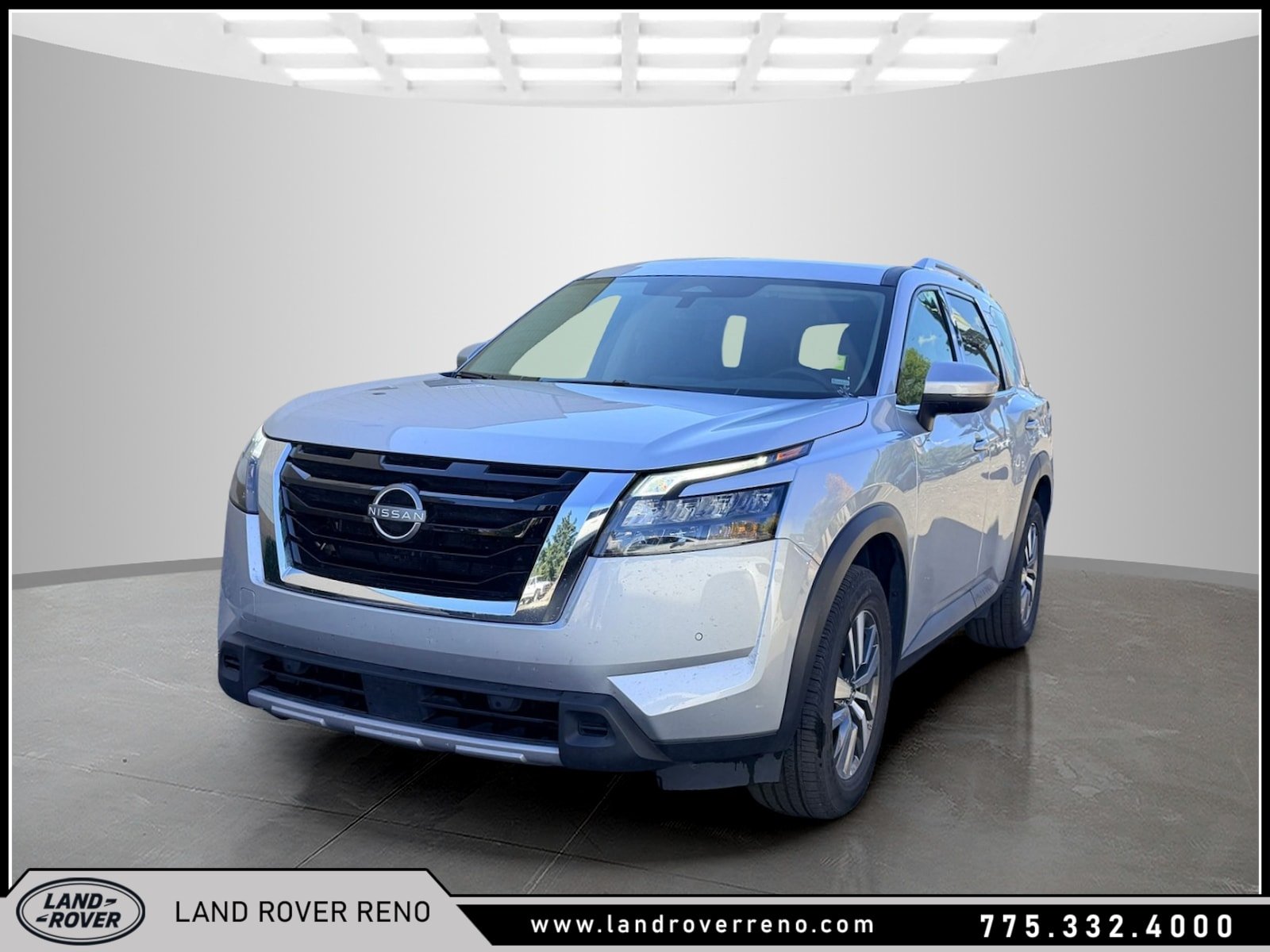 Used 2025 Silver Nissan SL image 1
