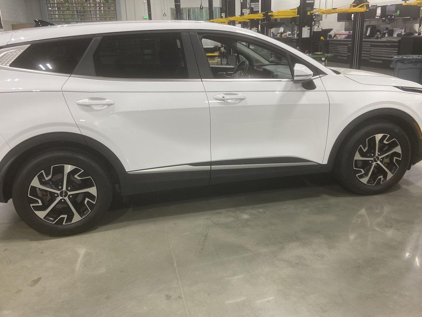Used 2023 Glacial White Pearl Kia EX image 4