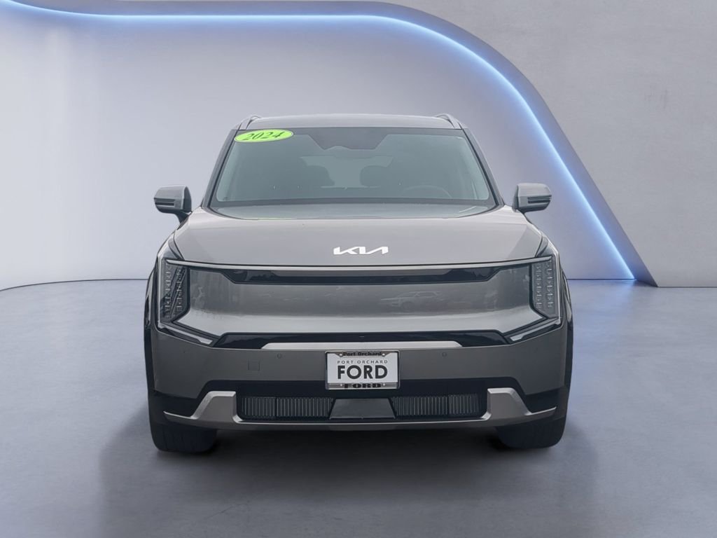 Used 2024 Pebble Gray Kia Land image 10