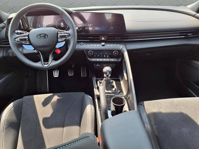 2025 Hyundai Elantra N - Photo 12