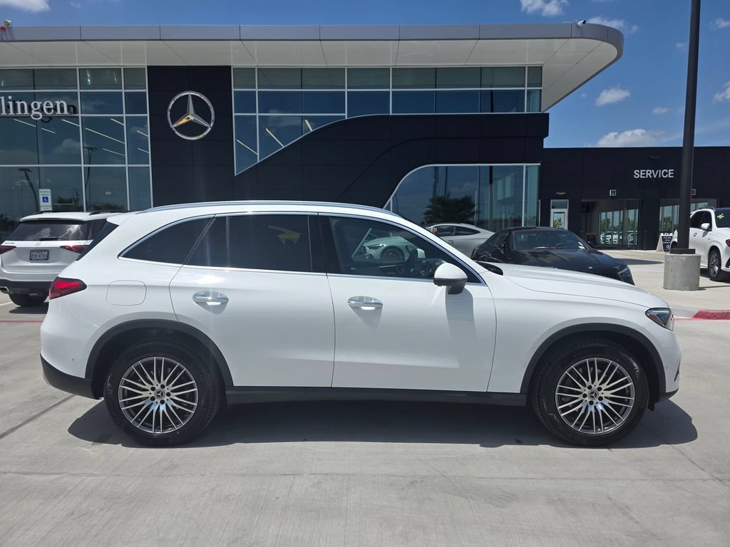 New 2026 Polar White Mercedes-Benz GLC 300 image 37