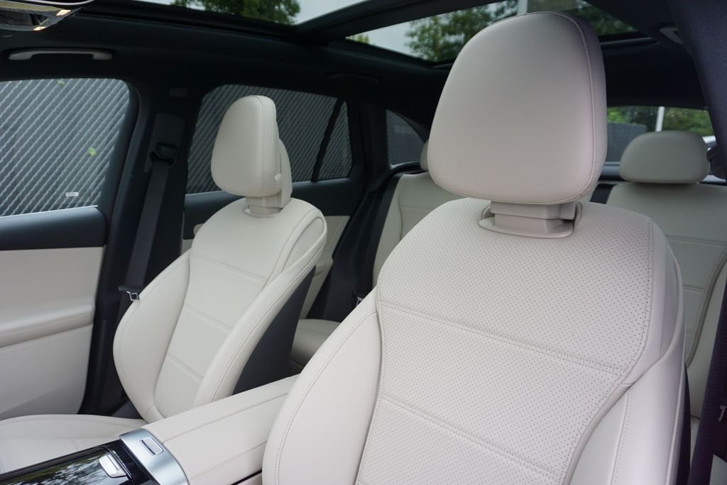 Used 2026 Polar White Mercedes-Benz GLC 300 image 42