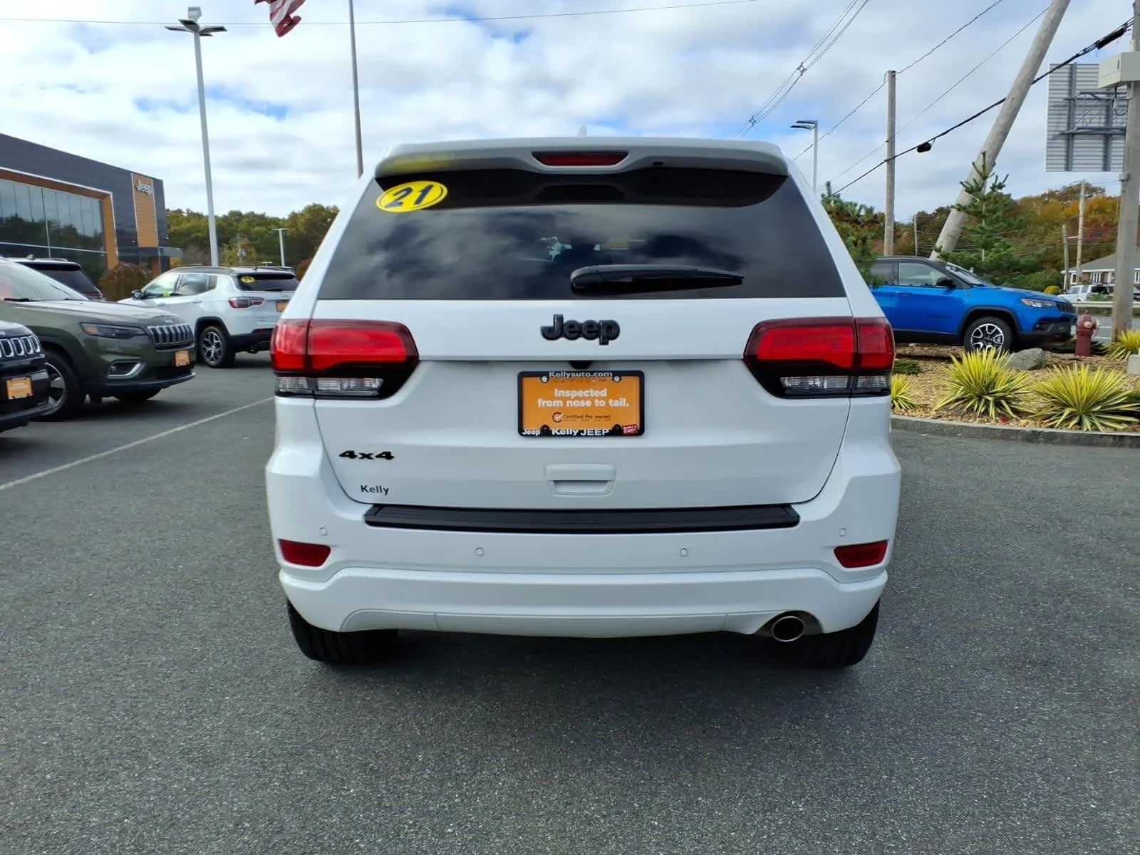 Certified Used 2021 Bright White Clearcoat Jeep Laredo X image 9