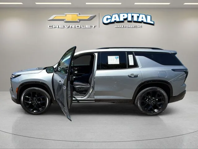 Used 2024 Gray Chevrolet RS image 9