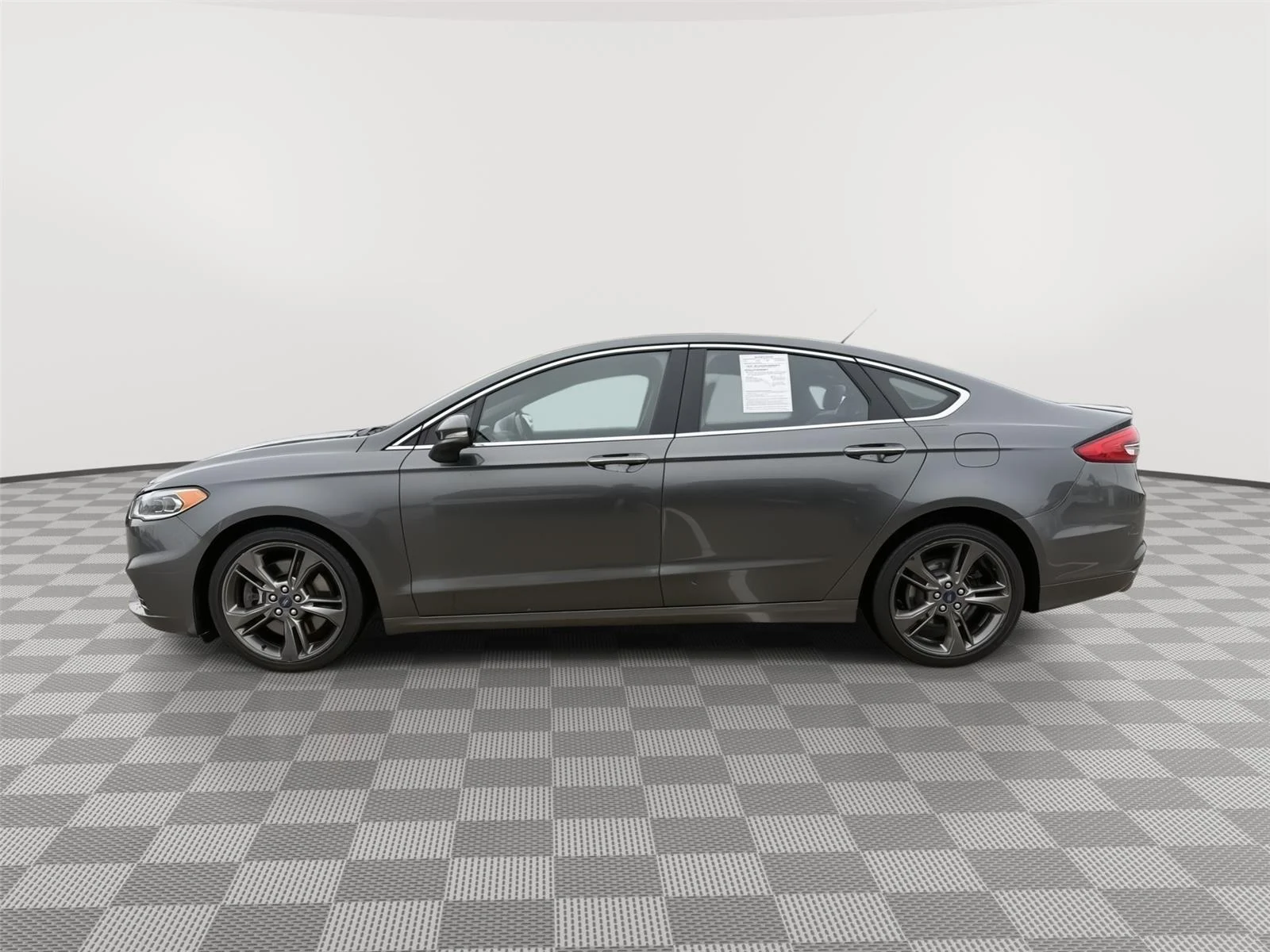 Used 2017 Magnetic Ford Sport image 4
