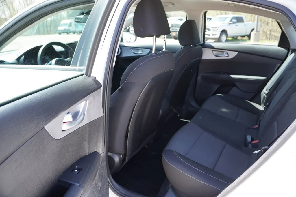 Used 2023 Snow White Pearl Kia LXS image 16