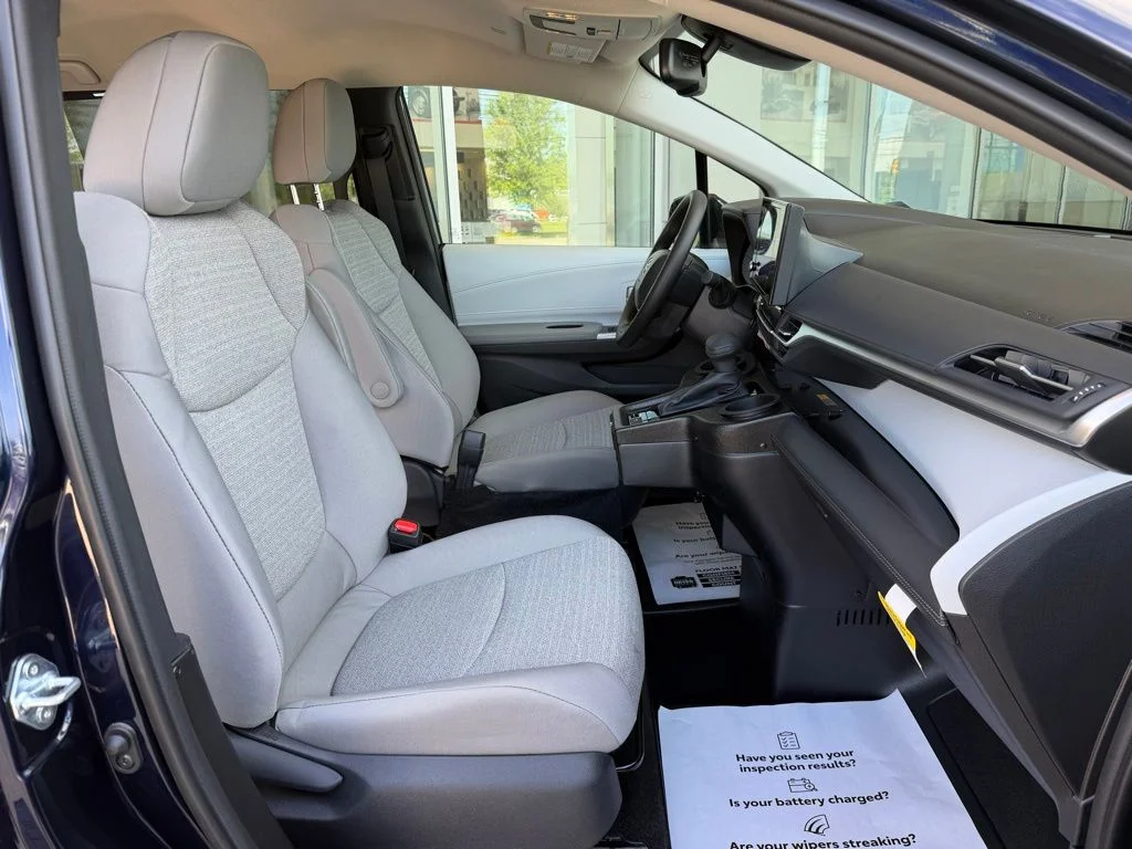 Used 2026  Toyota LE image 33