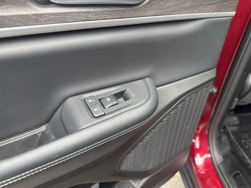 Used 2023 Red Jeep Limited image 31