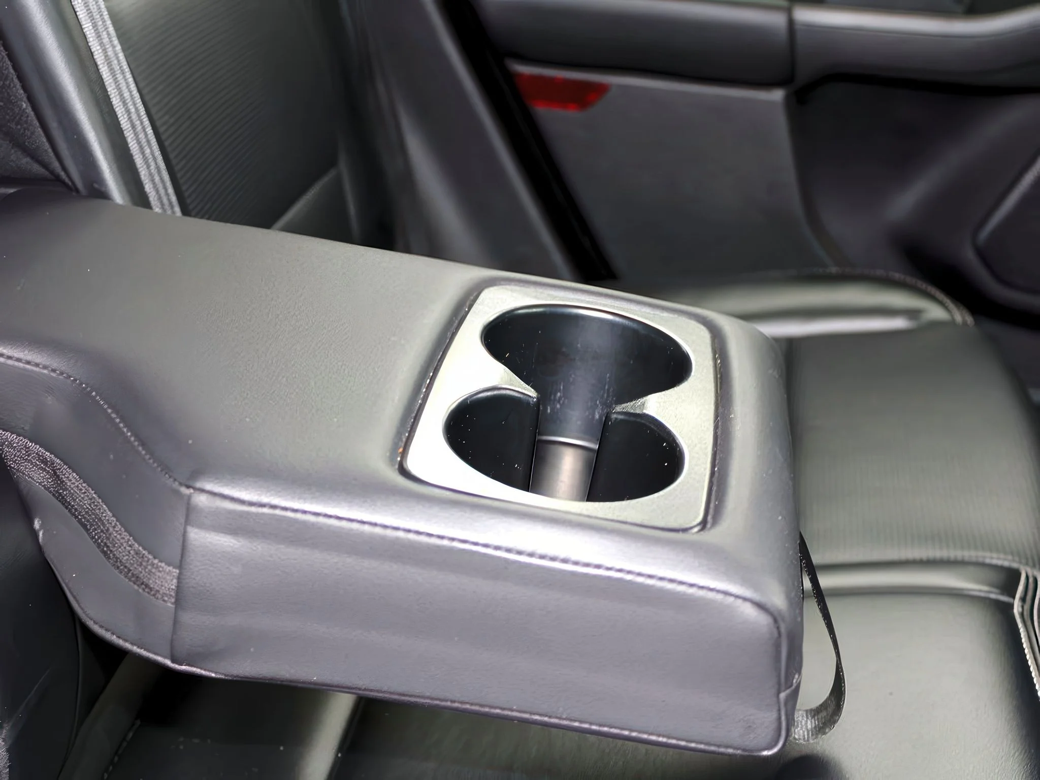Used 2024 Agate Black Metallic Ford Platinum image 29