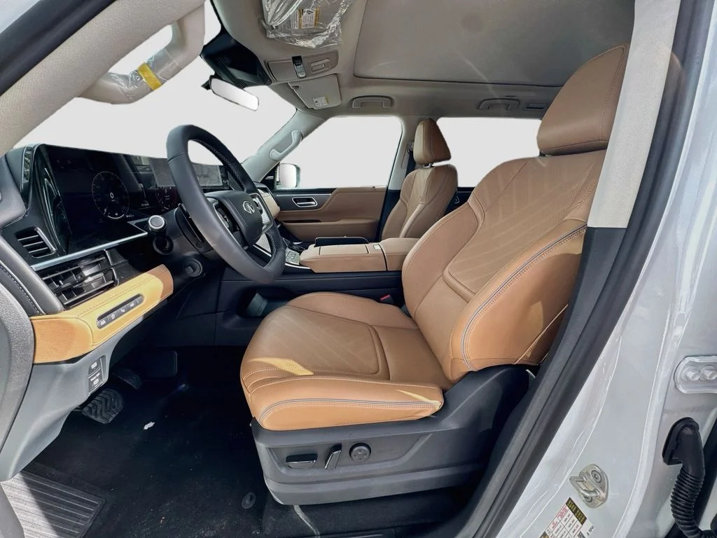 New 2027 RADIANT WHITE INFINITI Luxe 2WD image 22