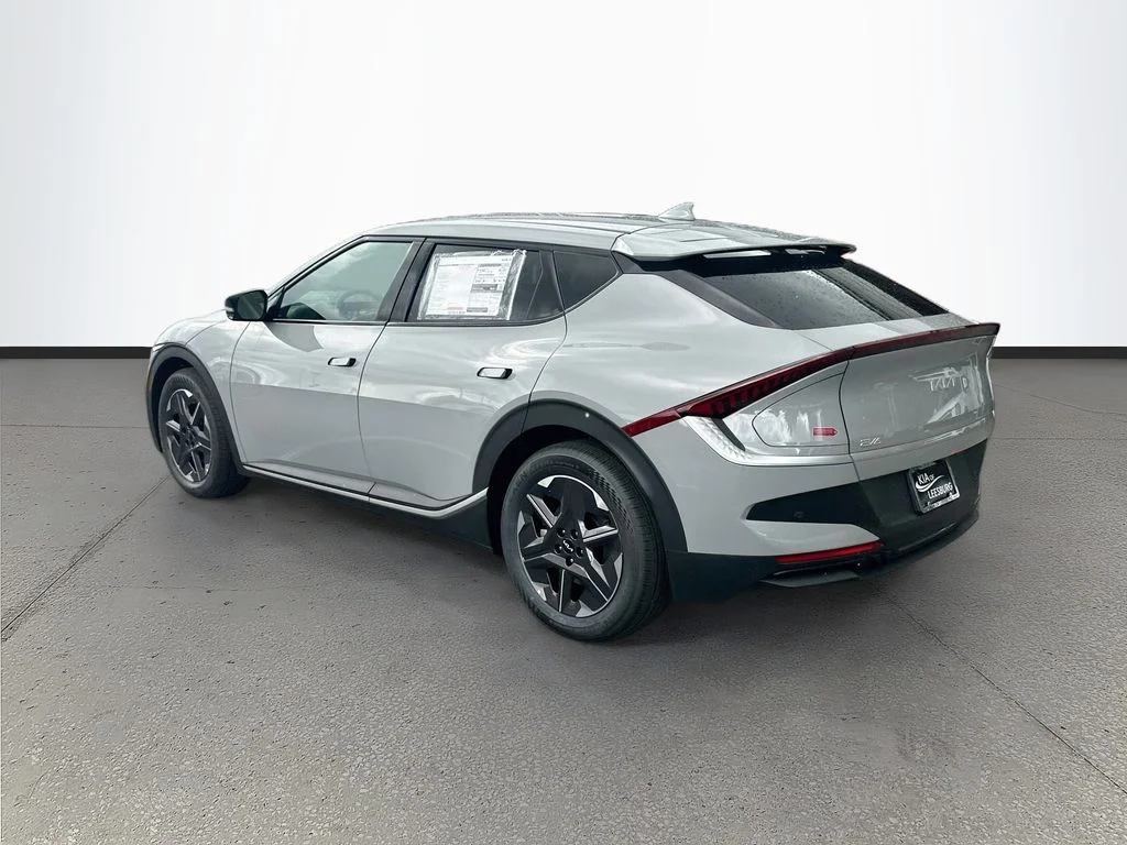 New 2026 Wolf Gray Kia LIGHT image 5