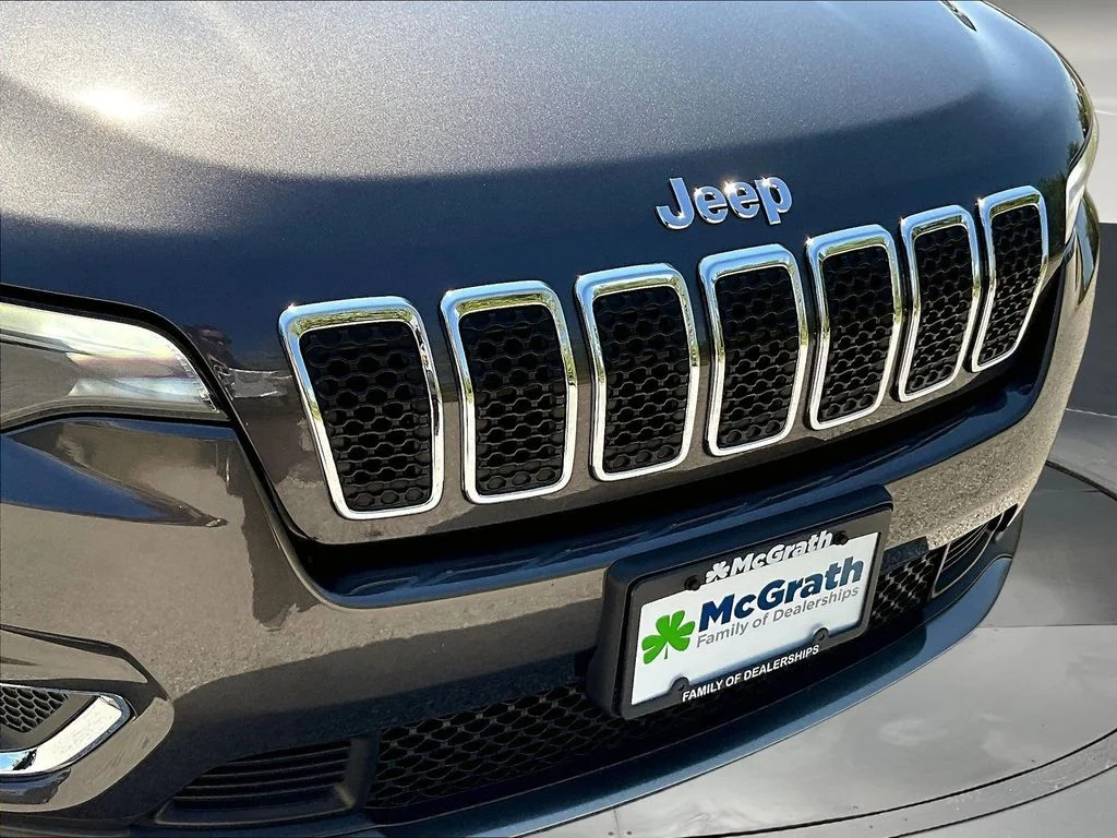 Used 2019 Gray Jeep Limited image 37