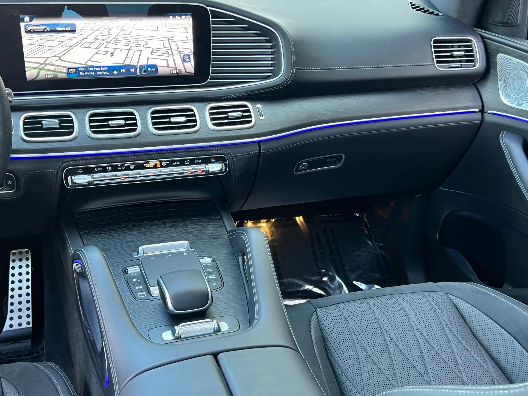 Used 2025 Red Mercedes-Benz GLE 53 AMG® image 27