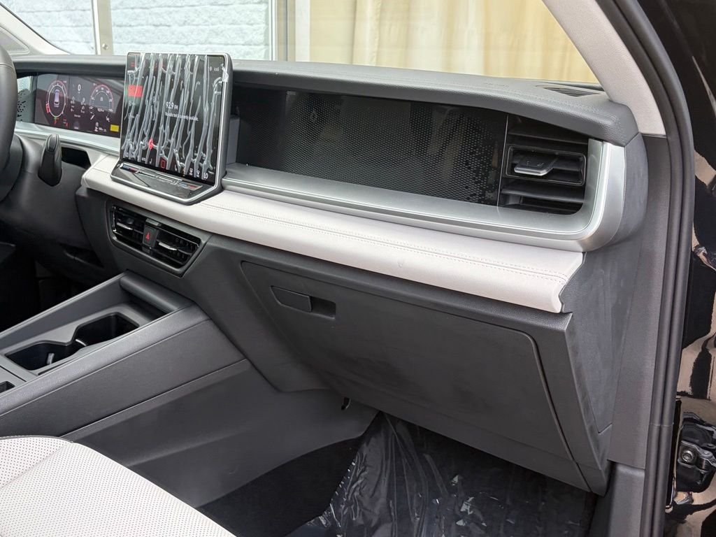 New 2026 Deep Black Pearl Volkswagen 2.0T SE image 17