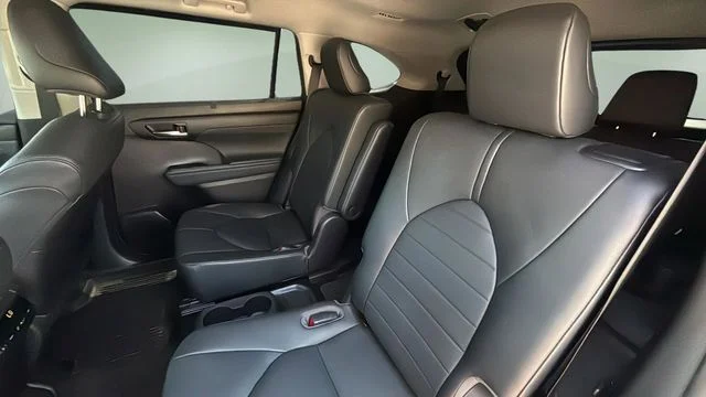 Used 2020 Gray Toyota XLE image 20
