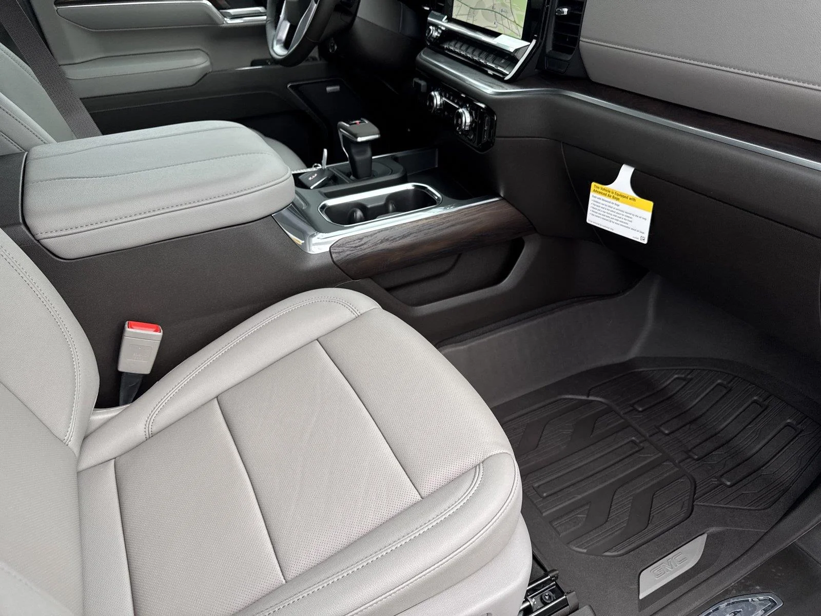 New 2026 Glacier White Tricoat GMC SLT image 36