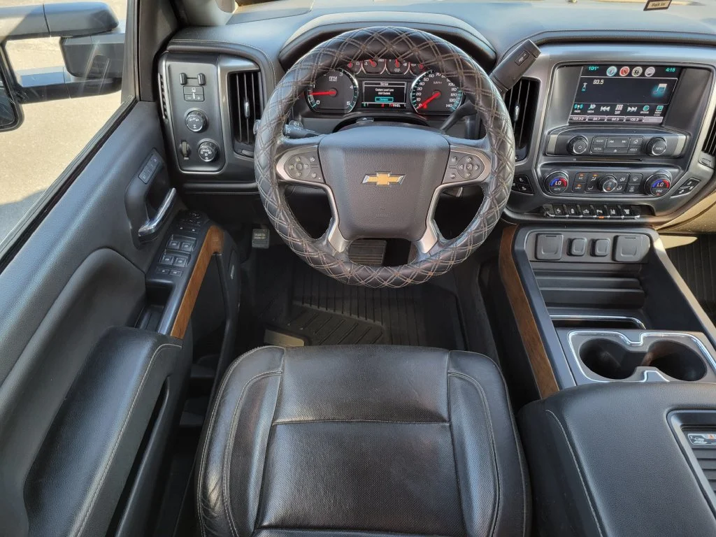 Used 2019 GRAPHITE METALLIC Chevrolet LTZ image 17