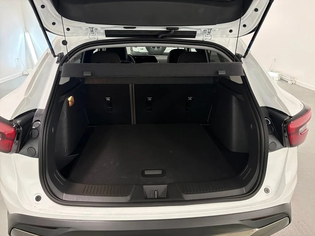 New 2026 Summit White Chevrolet ACTIV image 8