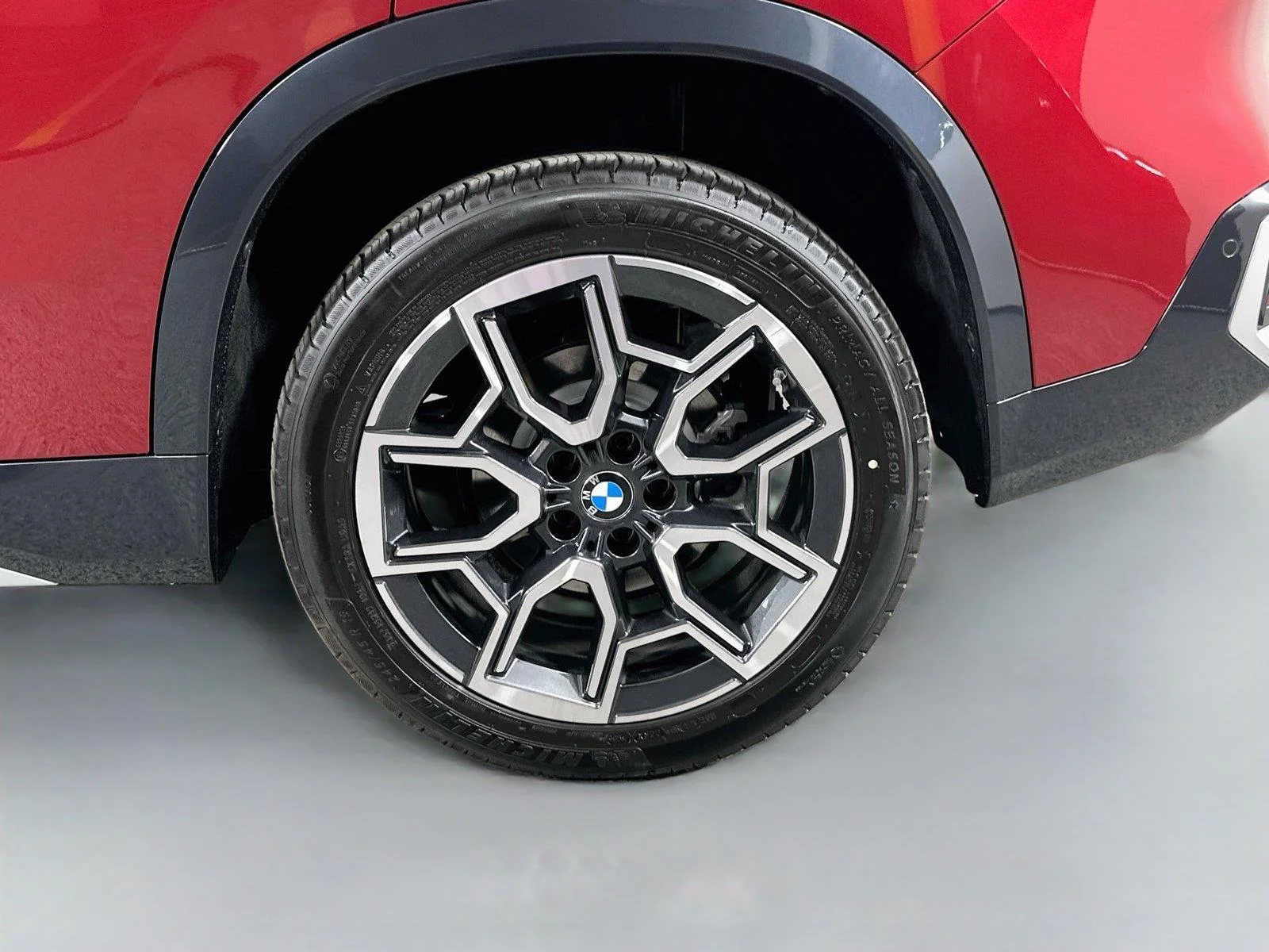 Used 2026 Vegas Red Metallic BMW xDrive28i image 29