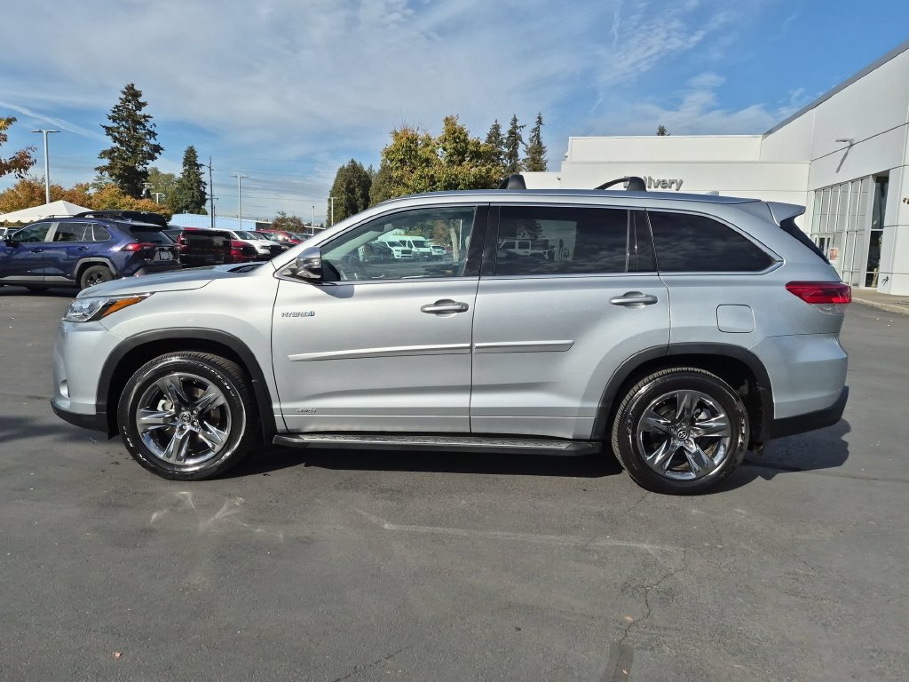 Used 2018 Silver Toyota Limited Platinum image 3