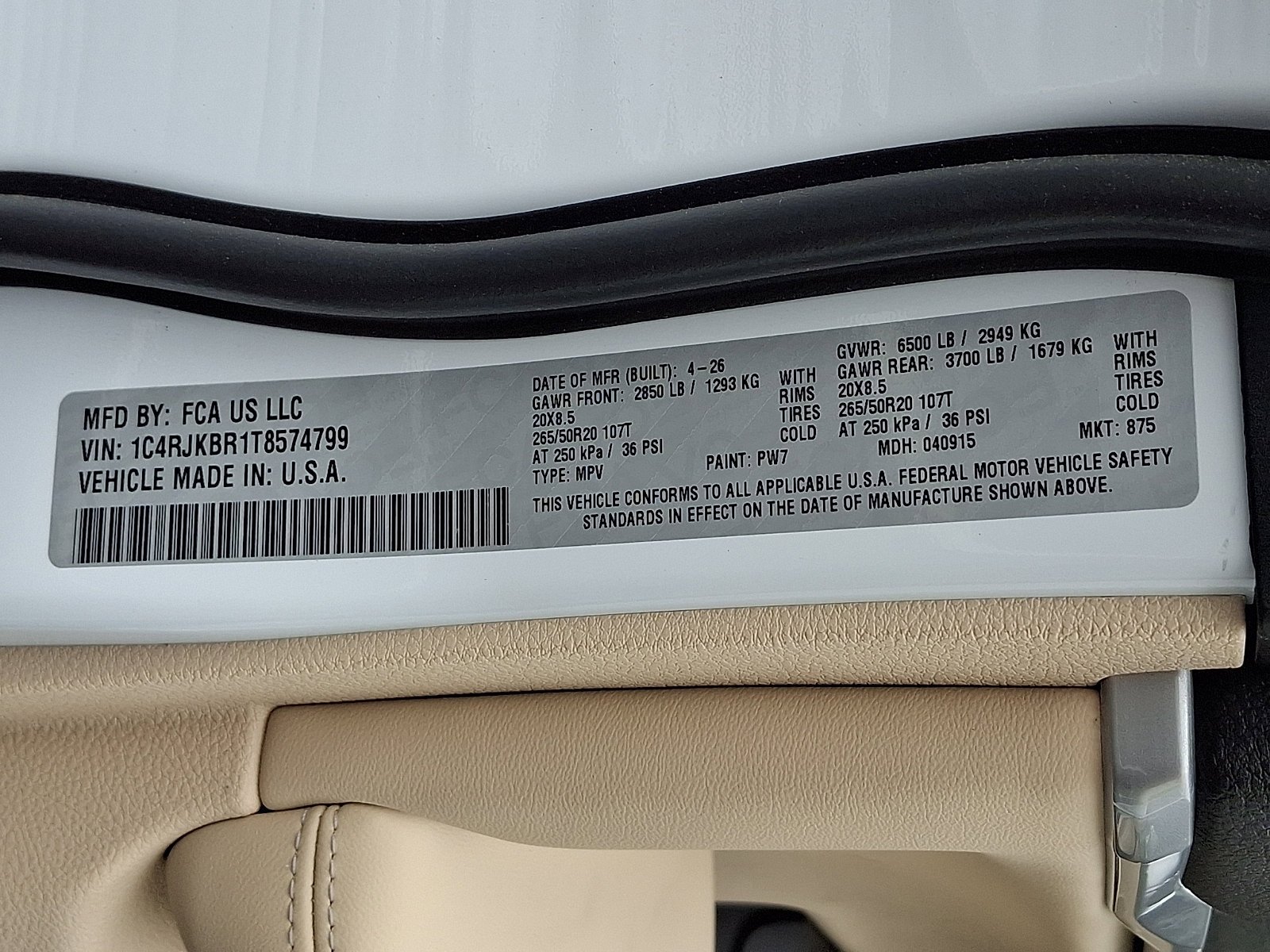 New 2026 Bright White Clear-Coat Exterior Paint Jeep Limited image 17