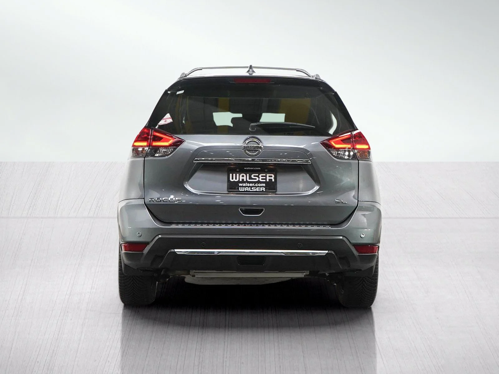 Used 2020 Gun Metallic Nissan SL image 4