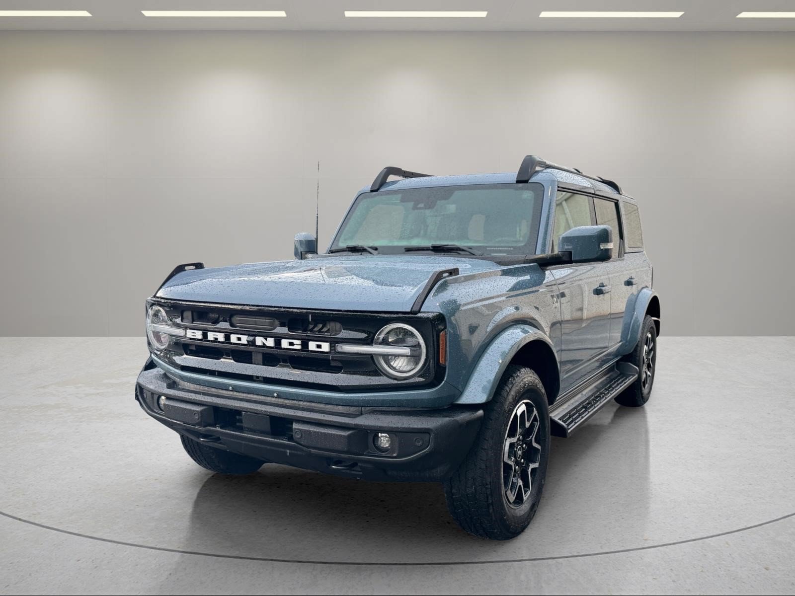 Used 2025 Azure Gray Metallic Ford Outer Banks image 1