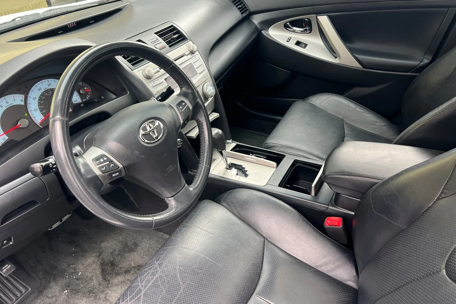 Used 2011 Super White Toyota SE image 9