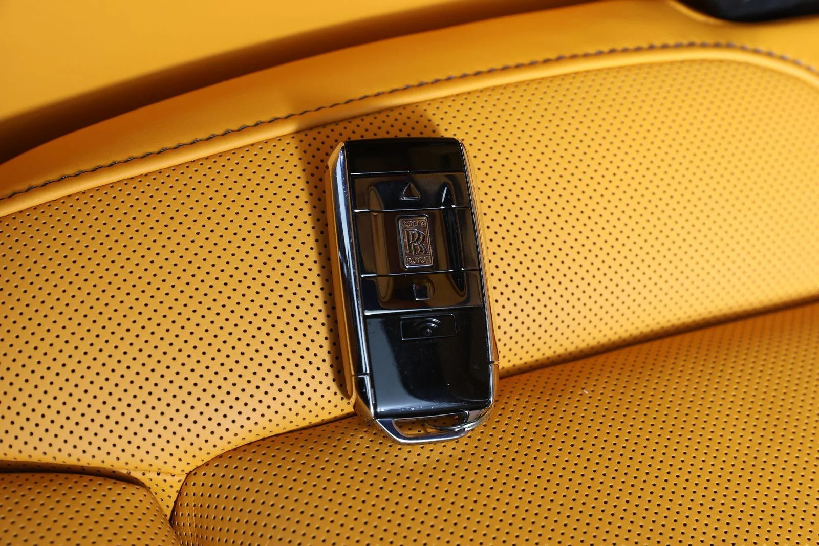 Certified Used 2022 Midnight Rolls-Royce  image 37