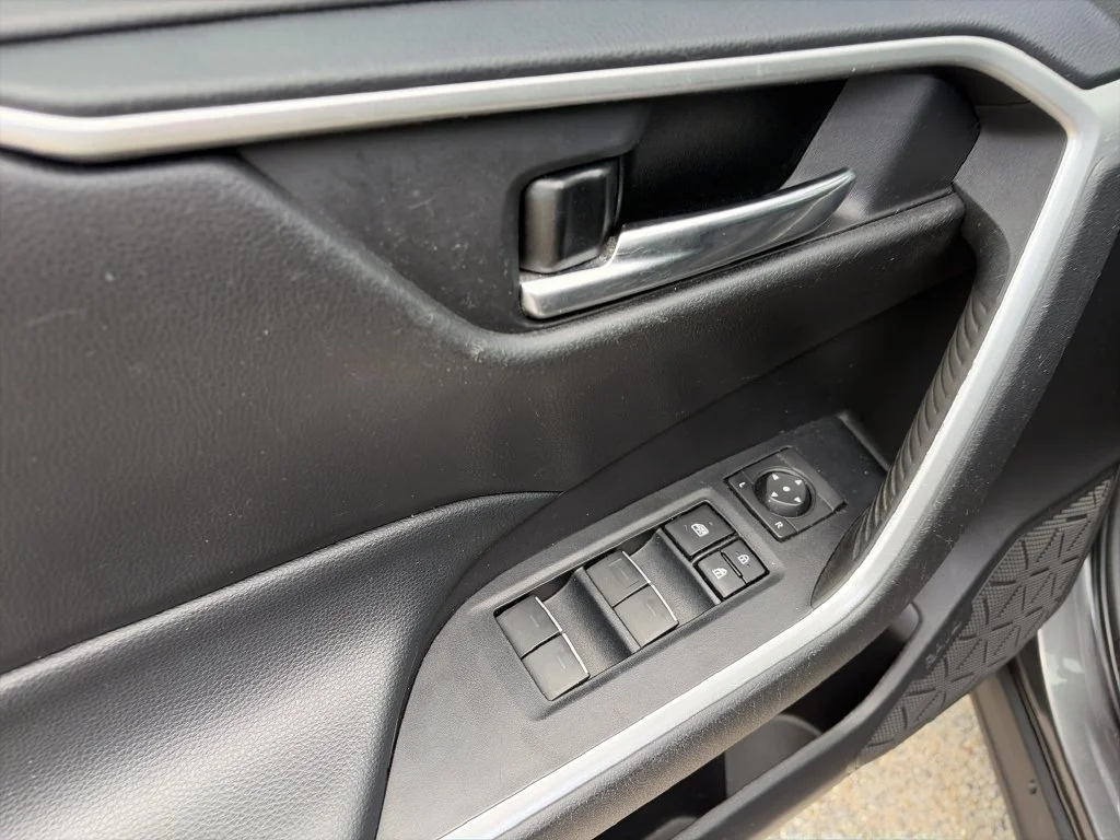 Used 2022 Gray Toyota XLE Premium image 18