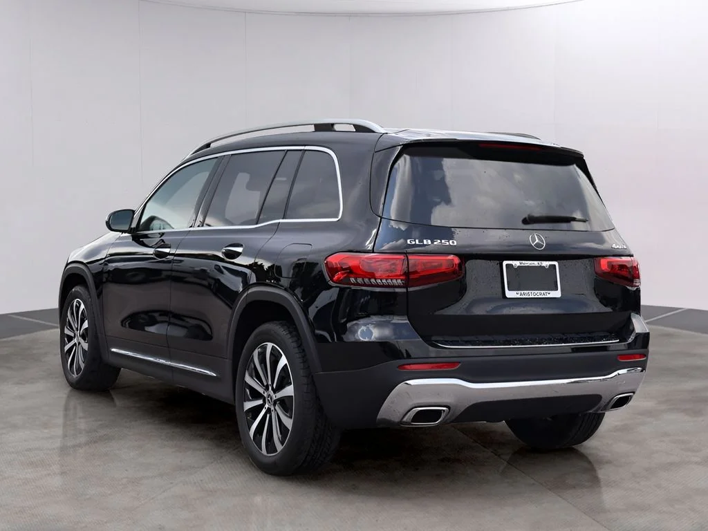 Used 2023 Night Black Mercedes-Benz GLB 250 image 5