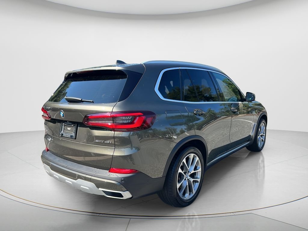 Used 2022 Green BMW sDrive40i image 5