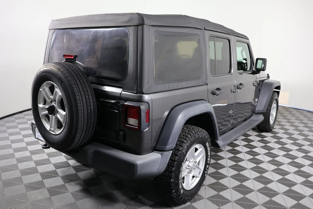 Used 2018 Gray Jeep Unlimited Sport S image 8