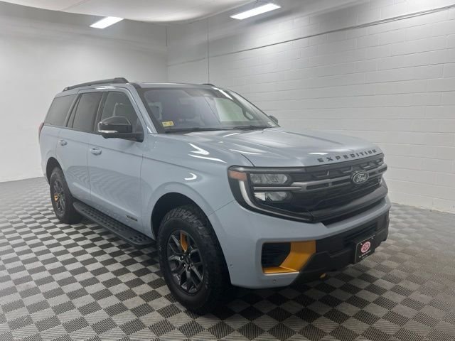 Used 2025 Gray Ford Tremor image 1