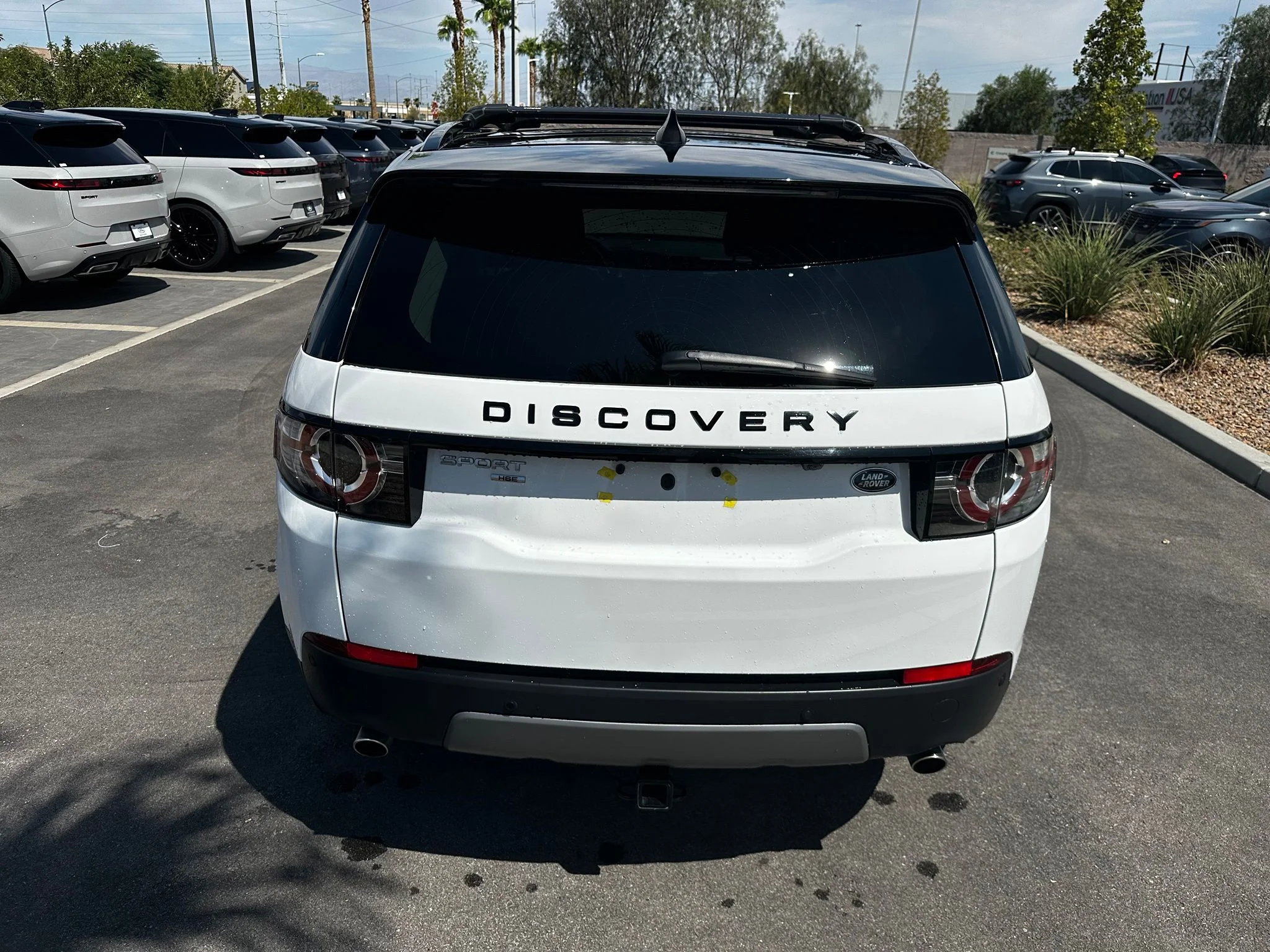 Used 2018 Fuji White Land Rover HSE image 7