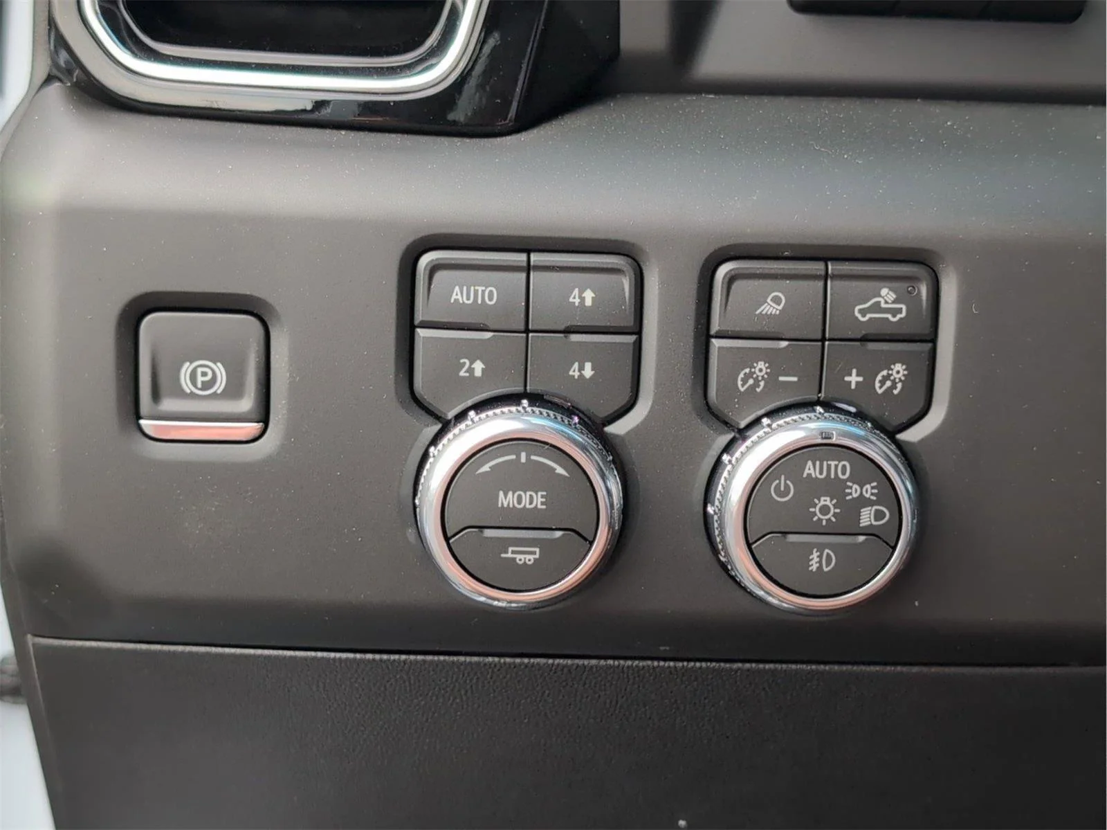 New 2026 Glacier White Tricoat GMC Denali Ultimate image 22