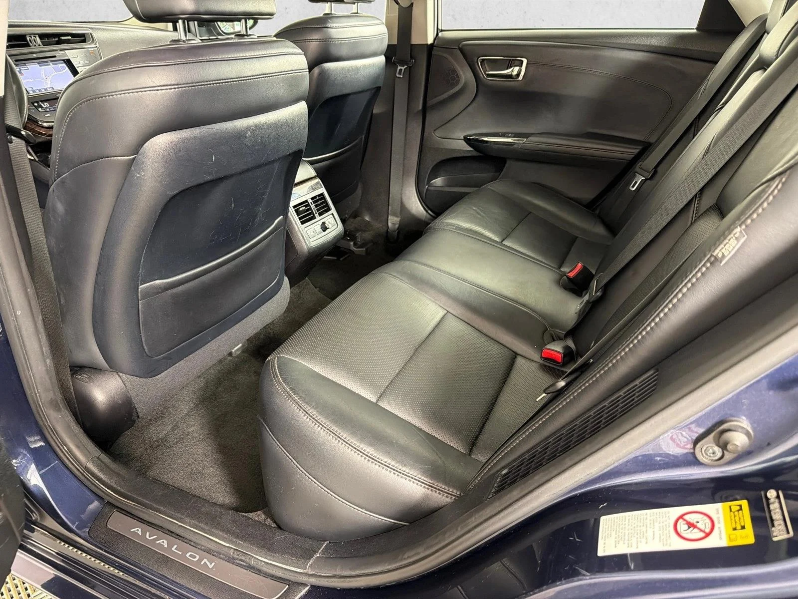 Used 2015 White Toyota XLE Touring image 22