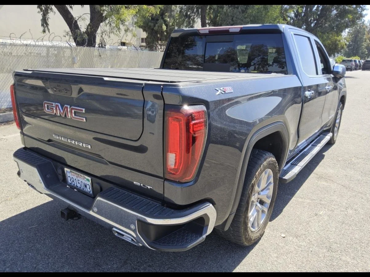Used 2022 DARK SKY METALLIC GMC SLT image 21