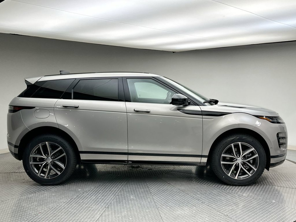 Used 2026 Seoul Pearl Silver Metallic Land Rover Dynamic image 4