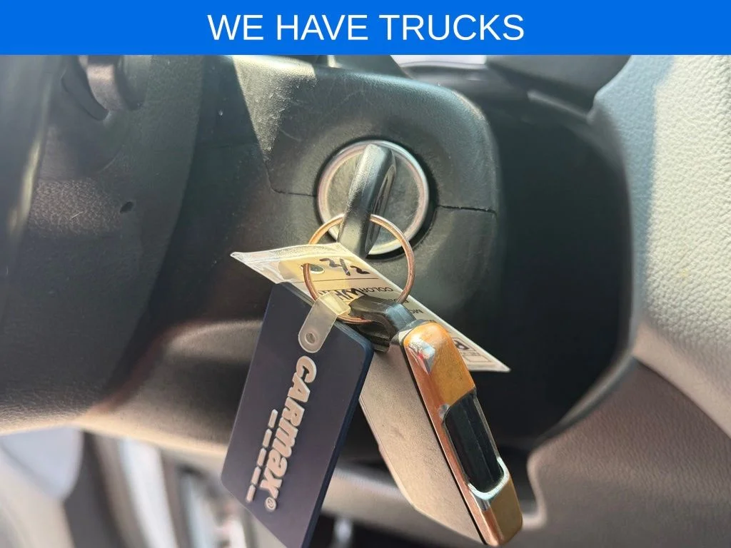 Used 2017 White Chevrolet Z71 image 21
