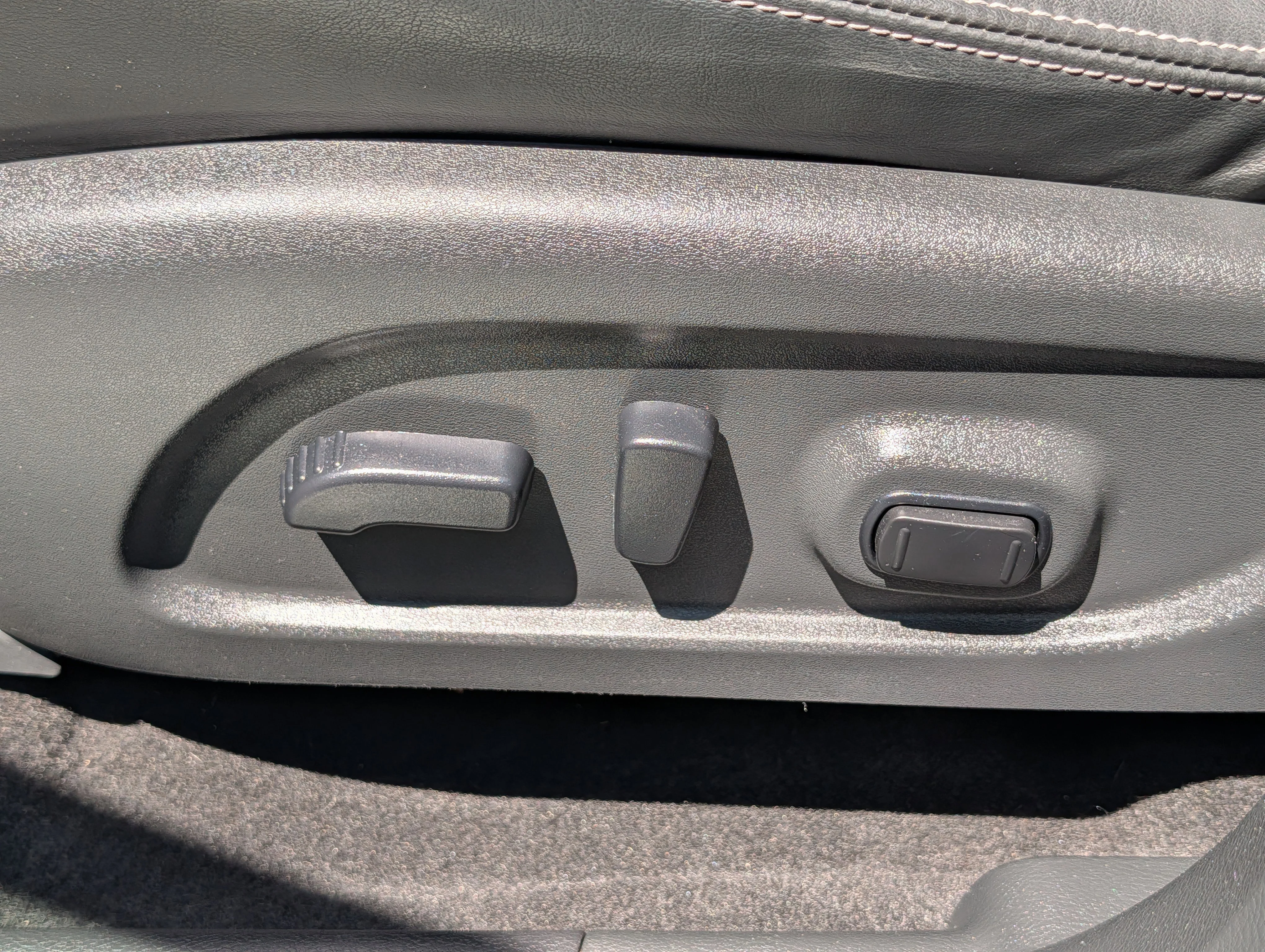 Used 2024 Boulder Gray Pearl Nissan SV image 20