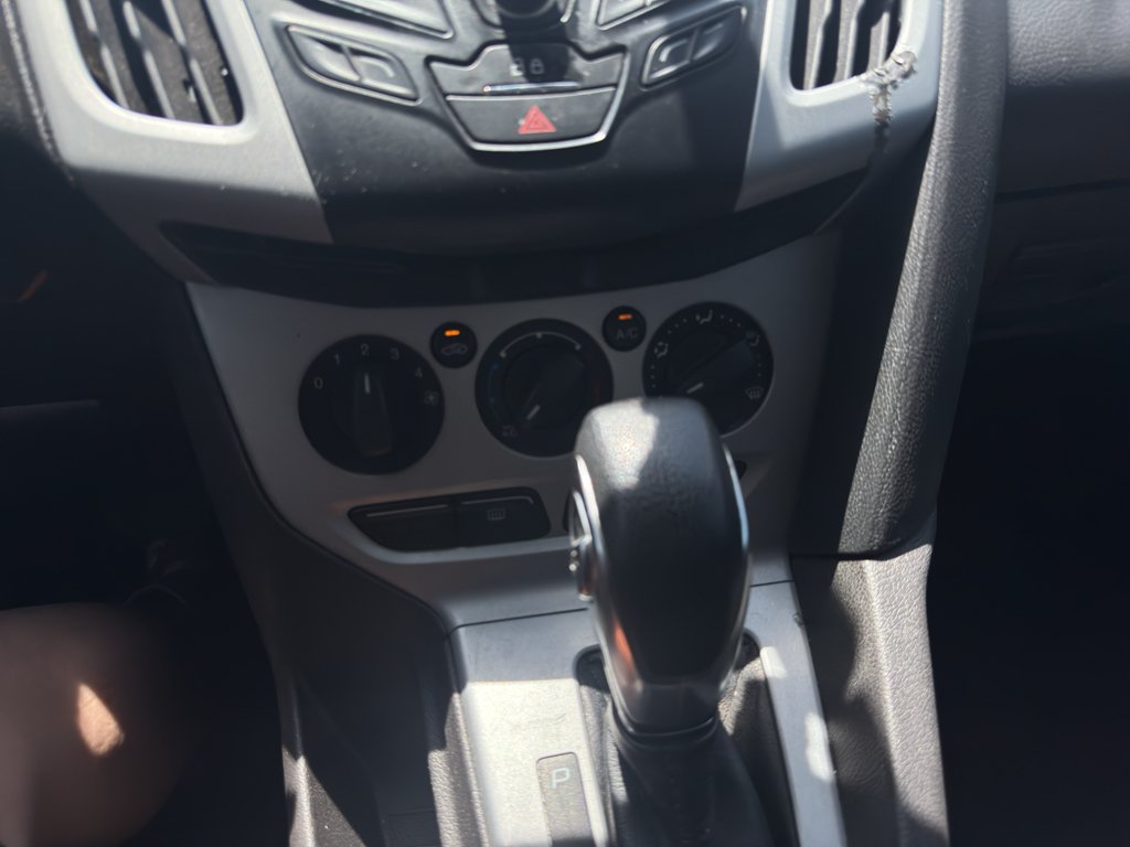 Used 2013 Sterling Gray Metallic Ford SE image 5