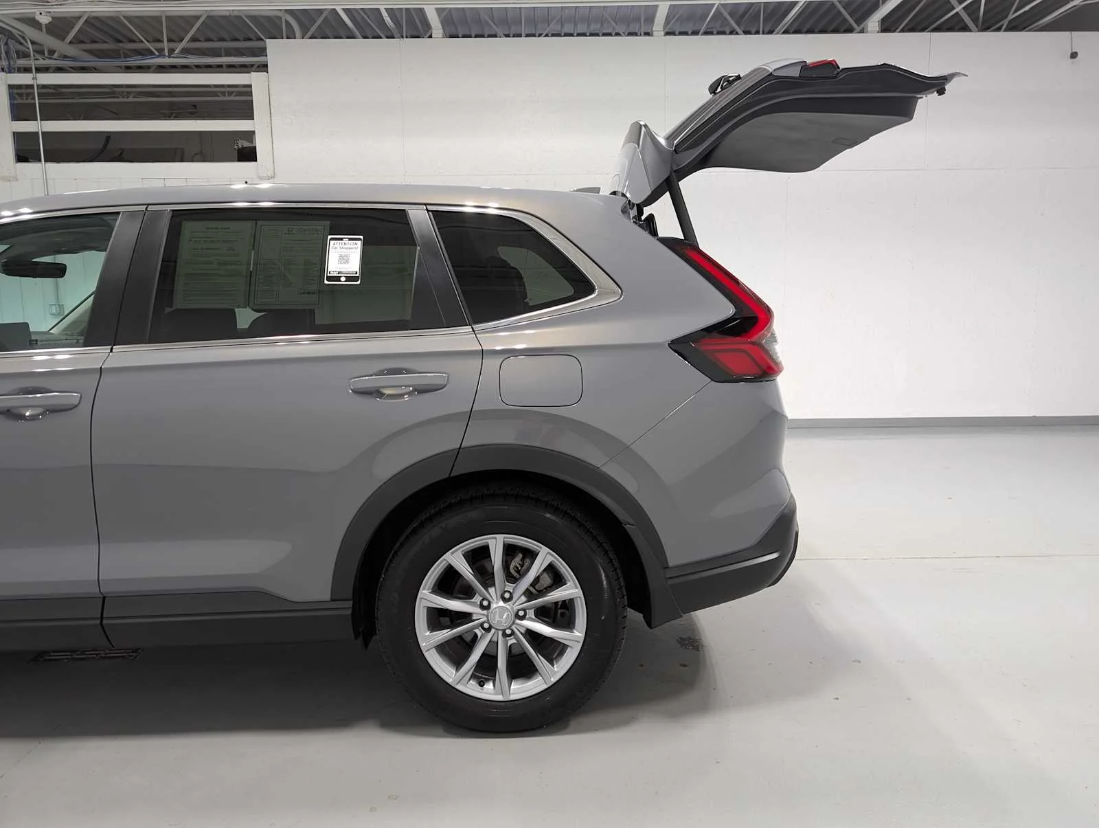 Used 2025 Urban Gray Pearl Honda EX-L image 11