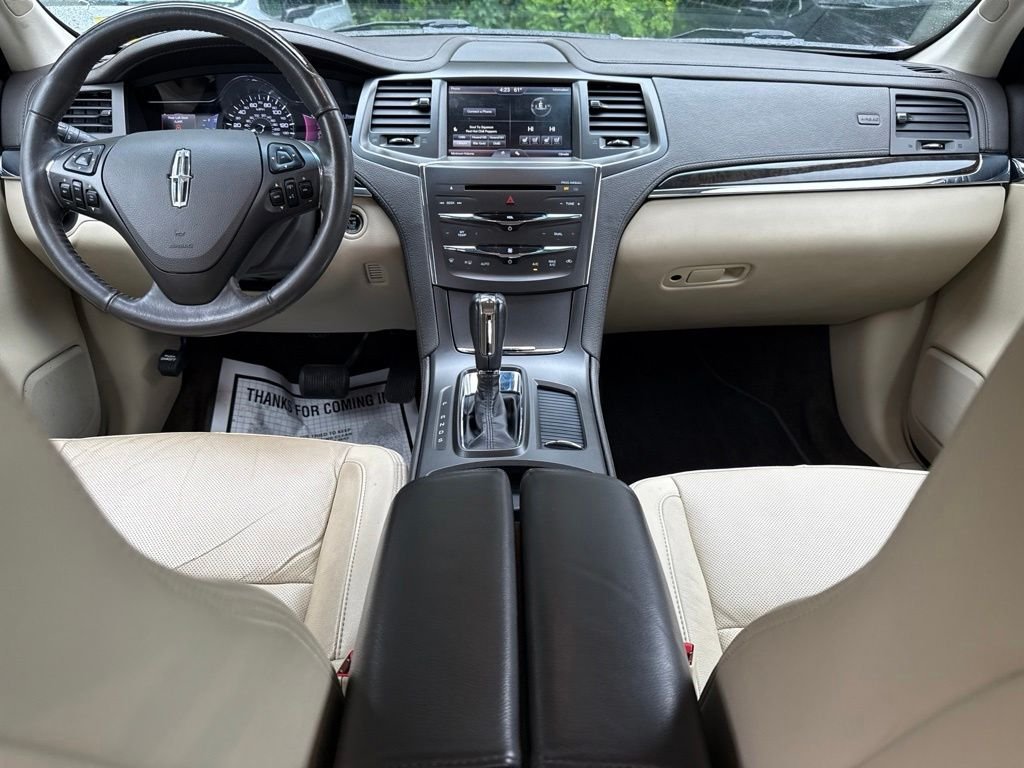 Used 2015 Brown Lincoln Base image 17