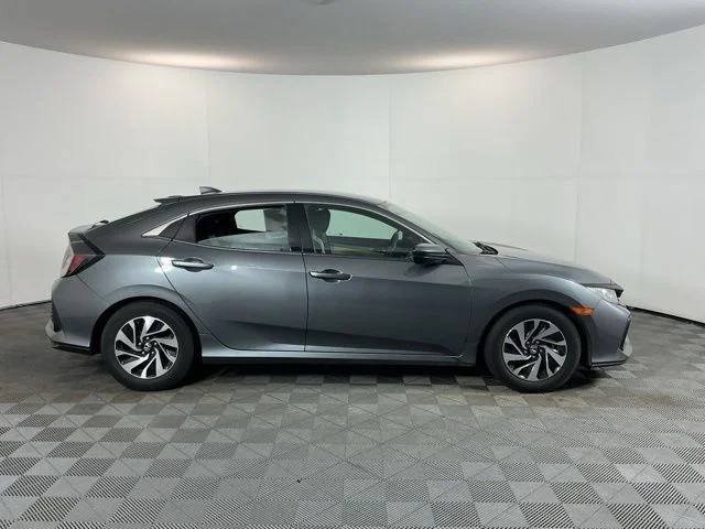 Used 2017  Honda LX image 4